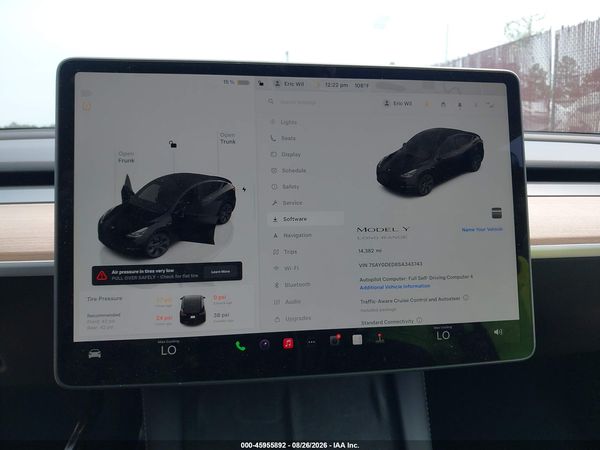 2025 TESLA MODEL Y — I132