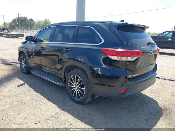 2017 TOYOTA HIGHLANDER SE — I3