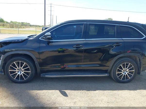 2017 TOYOTA HIGHLANDER SE — I117