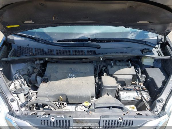 2016 TOYOTA SIENNA XLE 8 PASSENGER