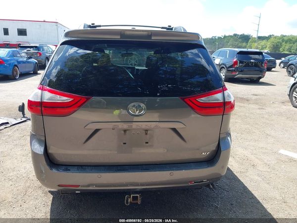 2016 TOYOTA SIENNA XLE 8 PASSENGER