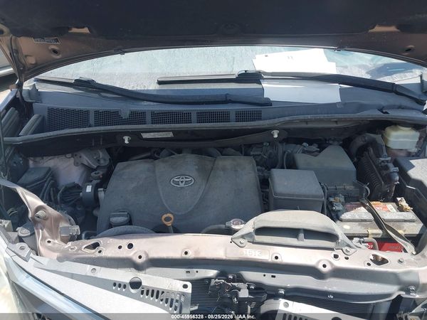 2019 TOYOTA SIENNA XLE 8 PASSENGER