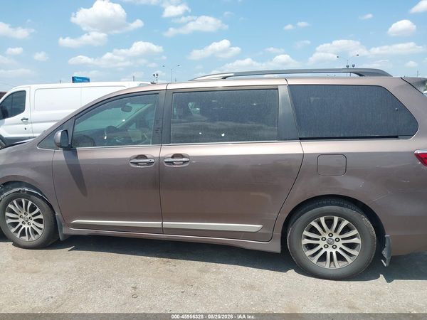 2019 TOYOTA SIENNA XLE 8 PASSENGER
