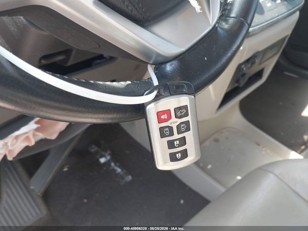 2019 TOYOTA SIENNA XLE 8 PASSENGER