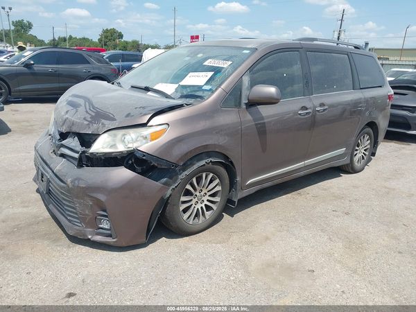2019 TOYOTA SIENNA XLE 8 PASSENGER