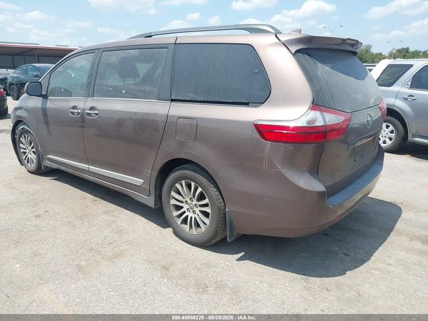 2019 TOYOTA SIENNA XLE 8 PASSENGER