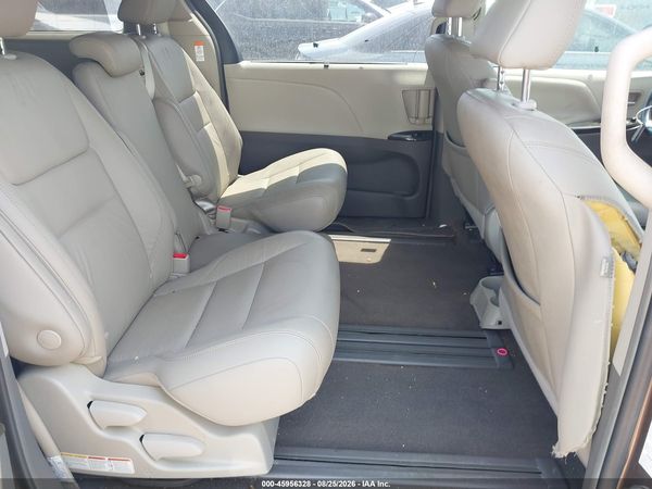 2019 TOYOTA SIENNA XLE 8 PASSENGER