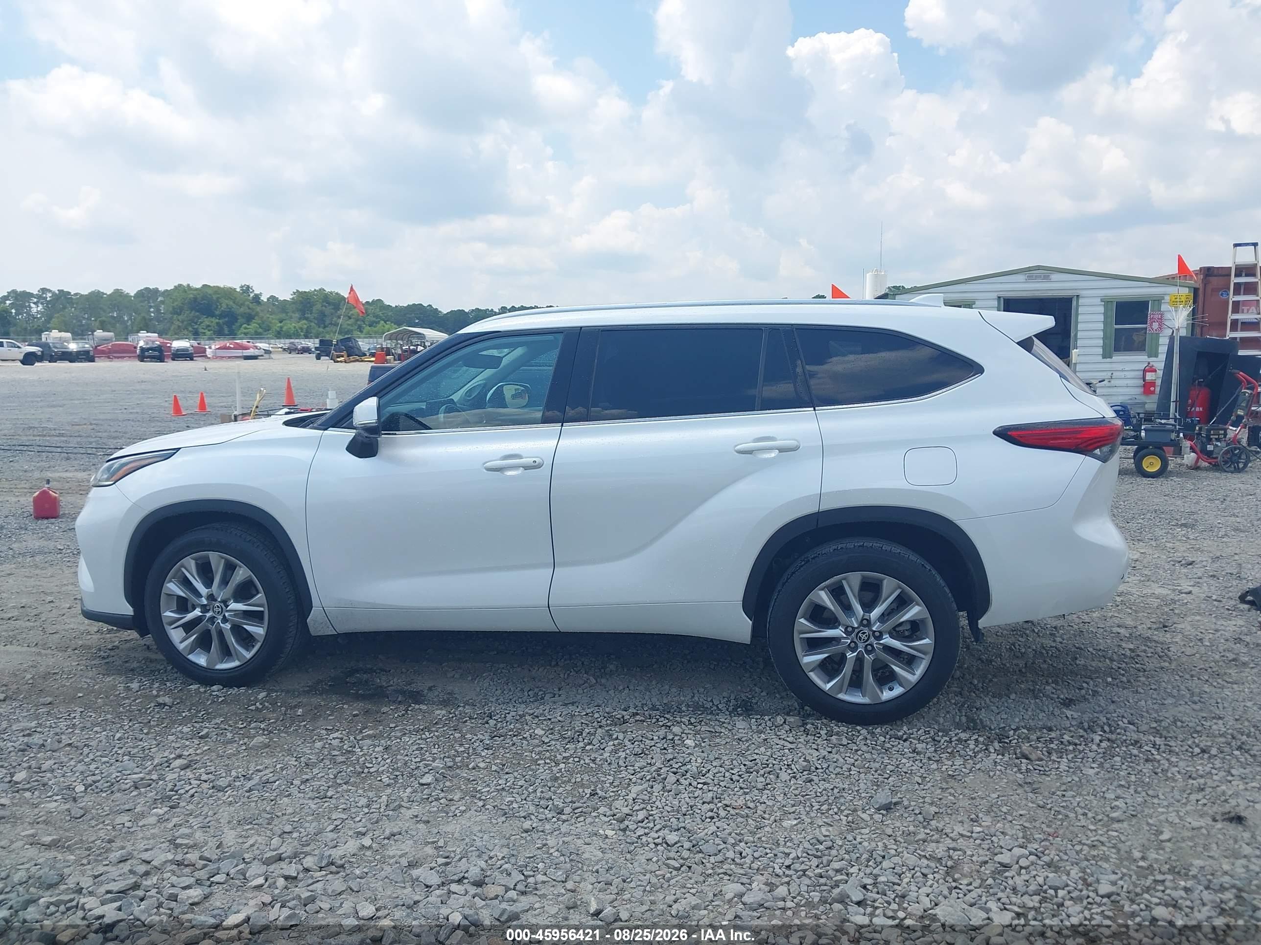 2023 TOYOTA HIGHLANDER LIMITED