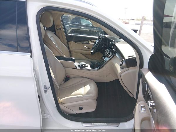 2016 MERCEDES-BENZ GLC 300 GLC300 — I5