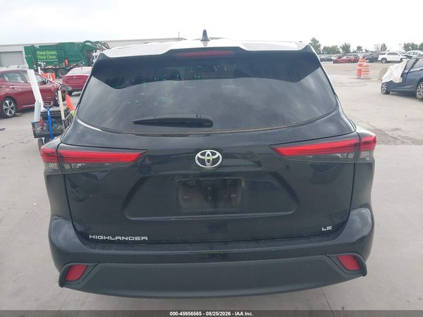 2022 TOYOTA HIGHLANDER LE