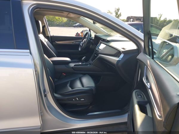 2017 CADILLAC XT5 LUXURY — I5