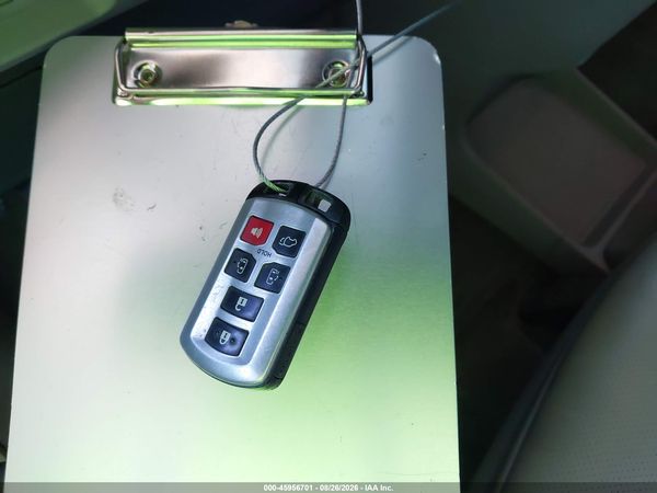 2016 TOYOTA SIENNA XLE 8 PASSENGER