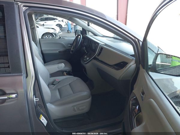 2016 TOYOTA SIENNA XLE 8 PASSENGER