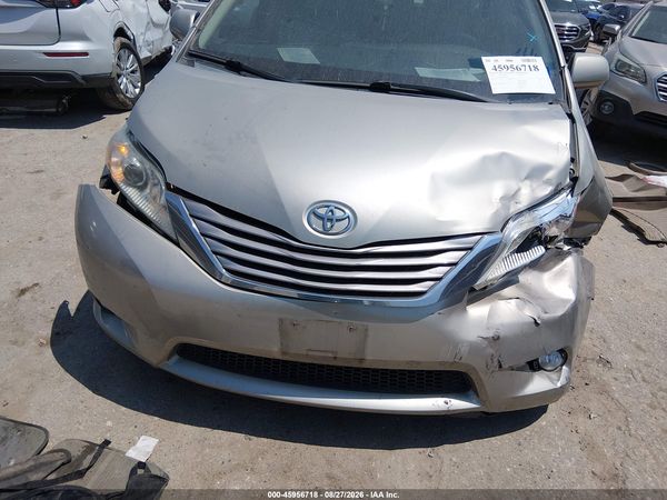 2016 TOYOTA SIENNA XLE 8 PASSENGER — I6