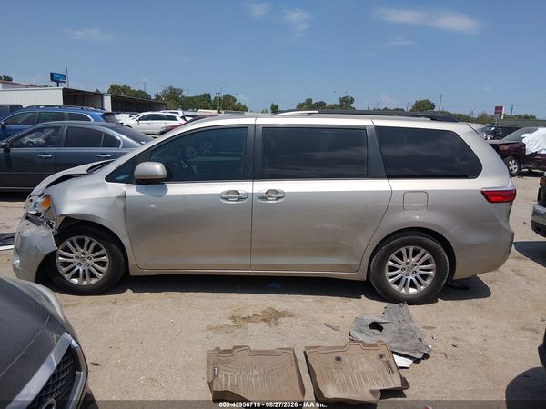 2016 TOYOTA SIENNA XLE 8 PASSENGER — I117