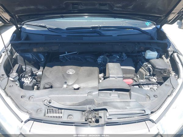 2018 TOYOTA HIGHLANDER XLE — I10