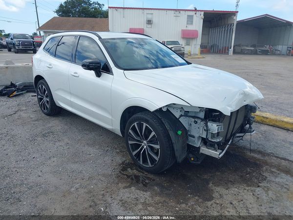 2024 VOLVO XC60 B5 PLUS DARK THEME — I1