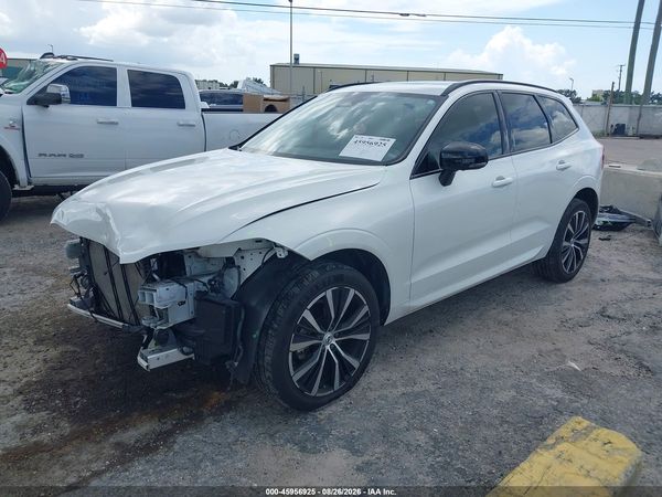 2024 VOLVO XC60 B5 PLUS DARK THEME — I2