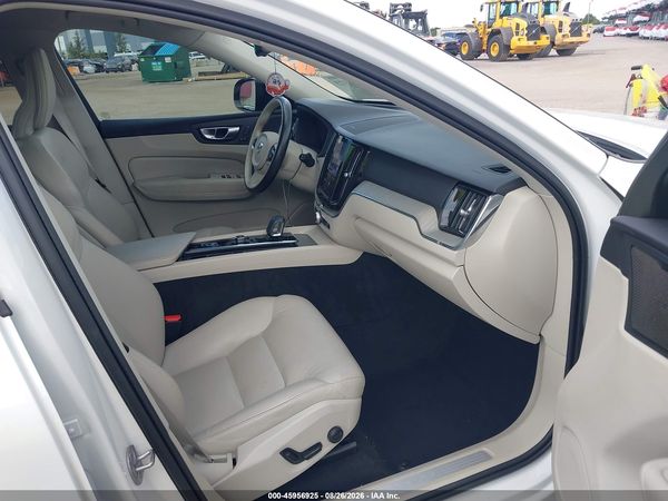 2024 VOLVO XC60 B5 PLUS DARK THEME — I5