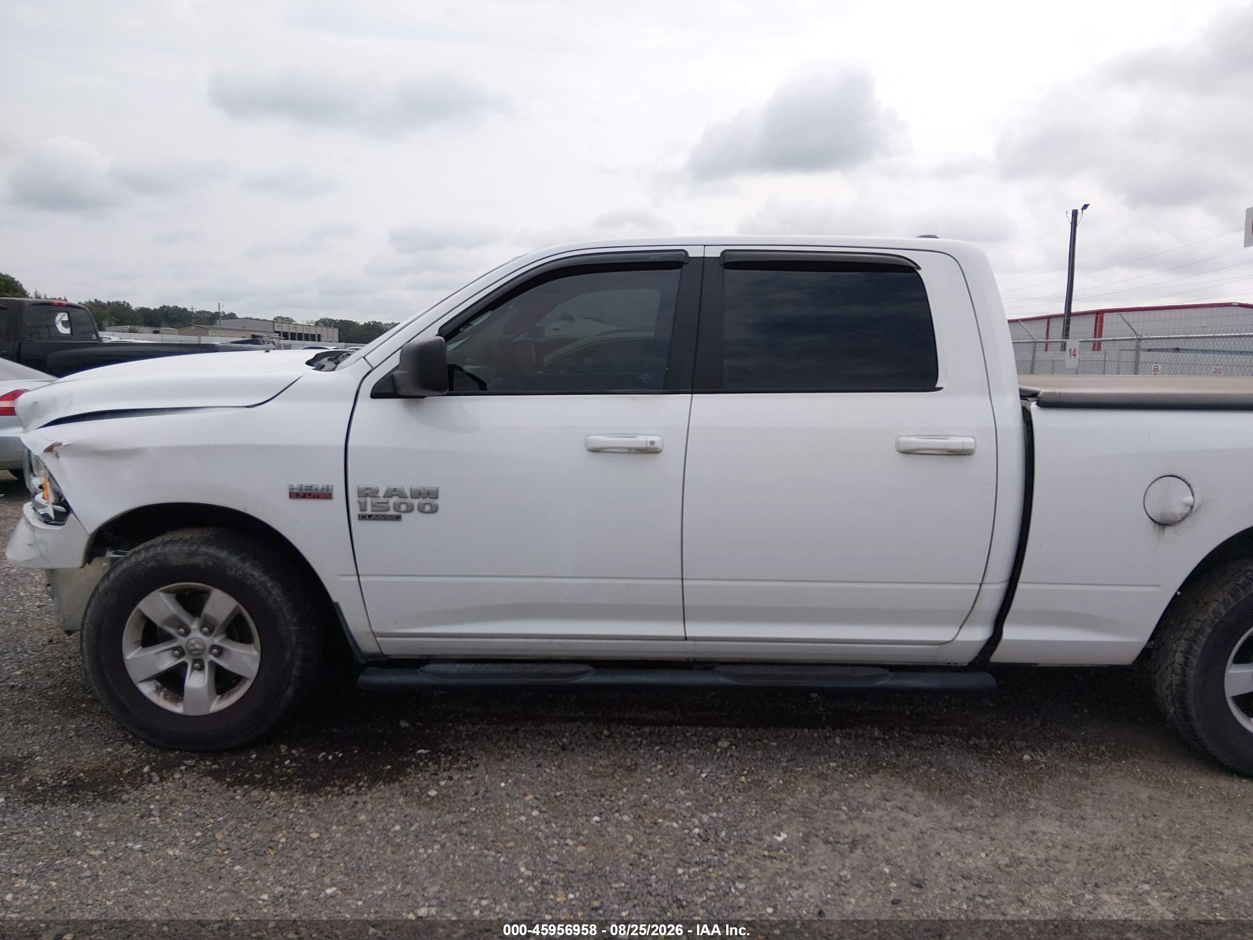 2019 RAM 1500 CLASSIC SLT  4X2 6'4 BOX