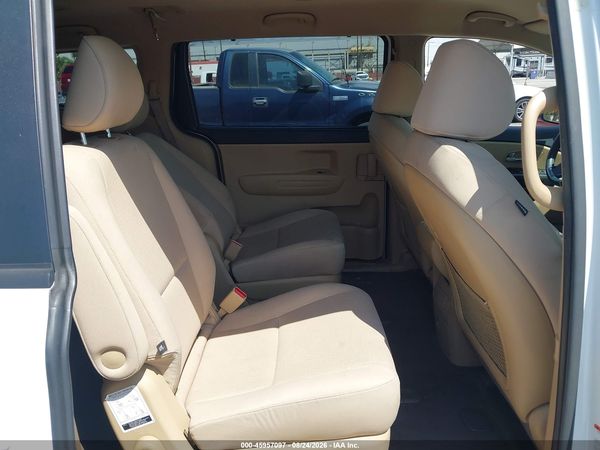 2016 KIA SEDONA LX — I8