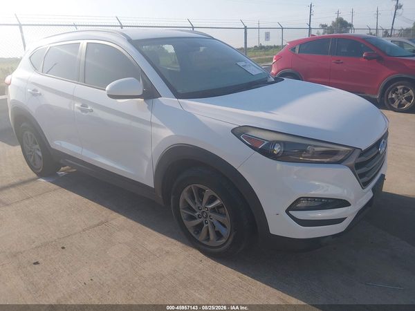 2016 HYUNDAI TUCSON SE