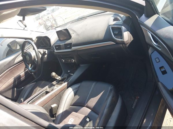 2018 MAZDA MAZDA3 TOURING
