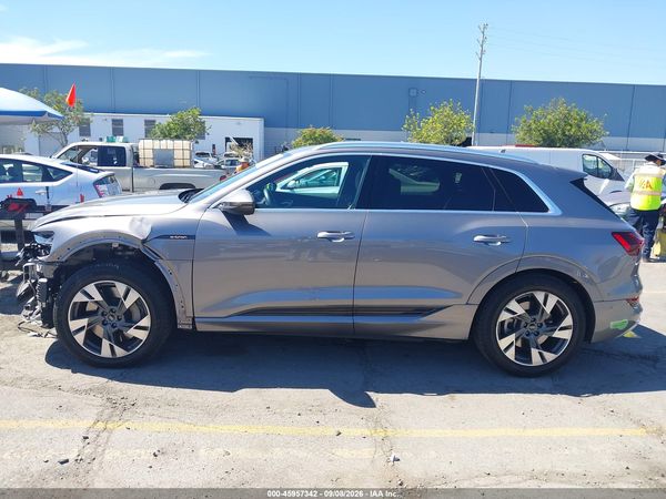 2023 AUDI E-TRON PREMIUM PLUS QUATTRO — I117