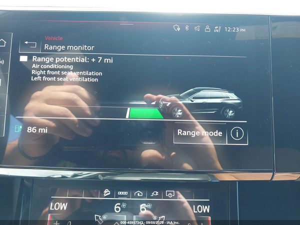 2023 AUDI E-TRON PREMIUM PLUS QUATTRO — I131