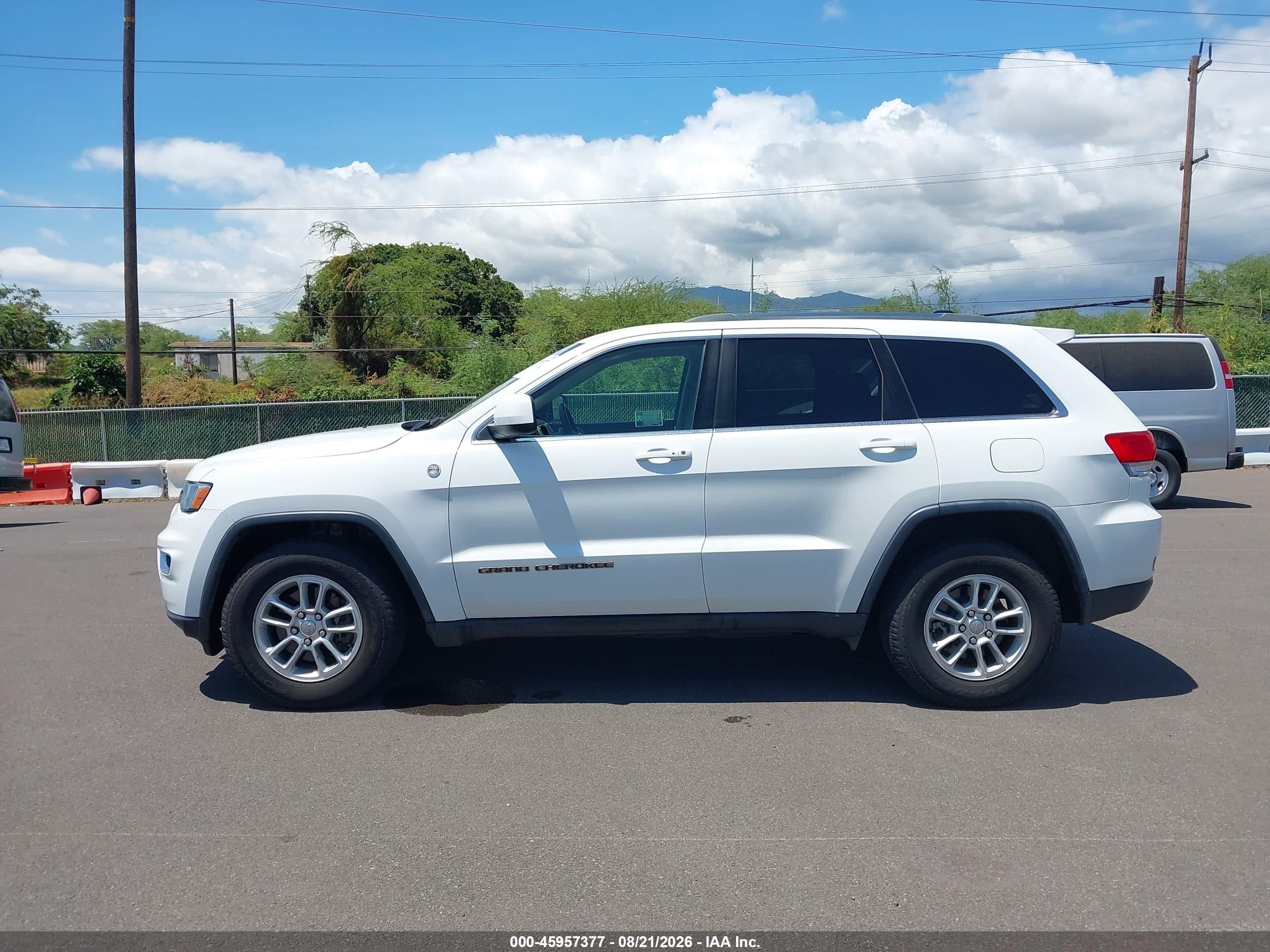 2019 JEEP GRAND CHEROKEE LAREDO E 4X4