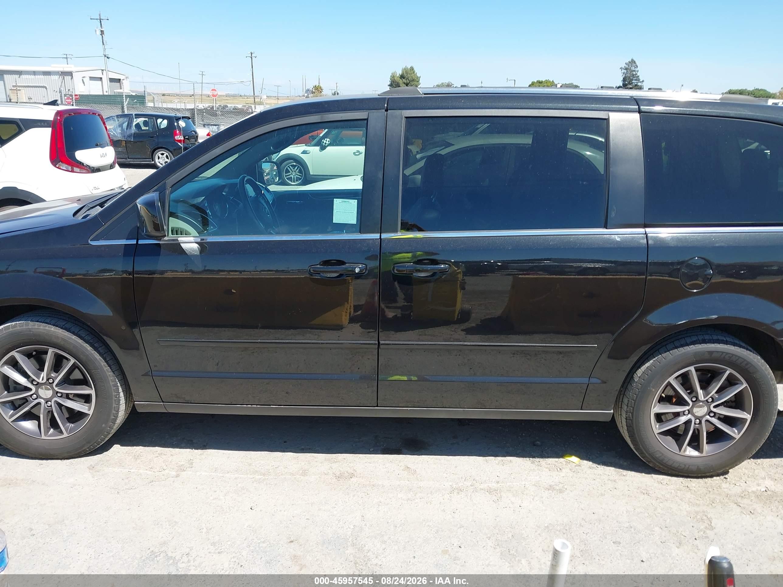 2017 DODGE GRAND CARAVAN SXT