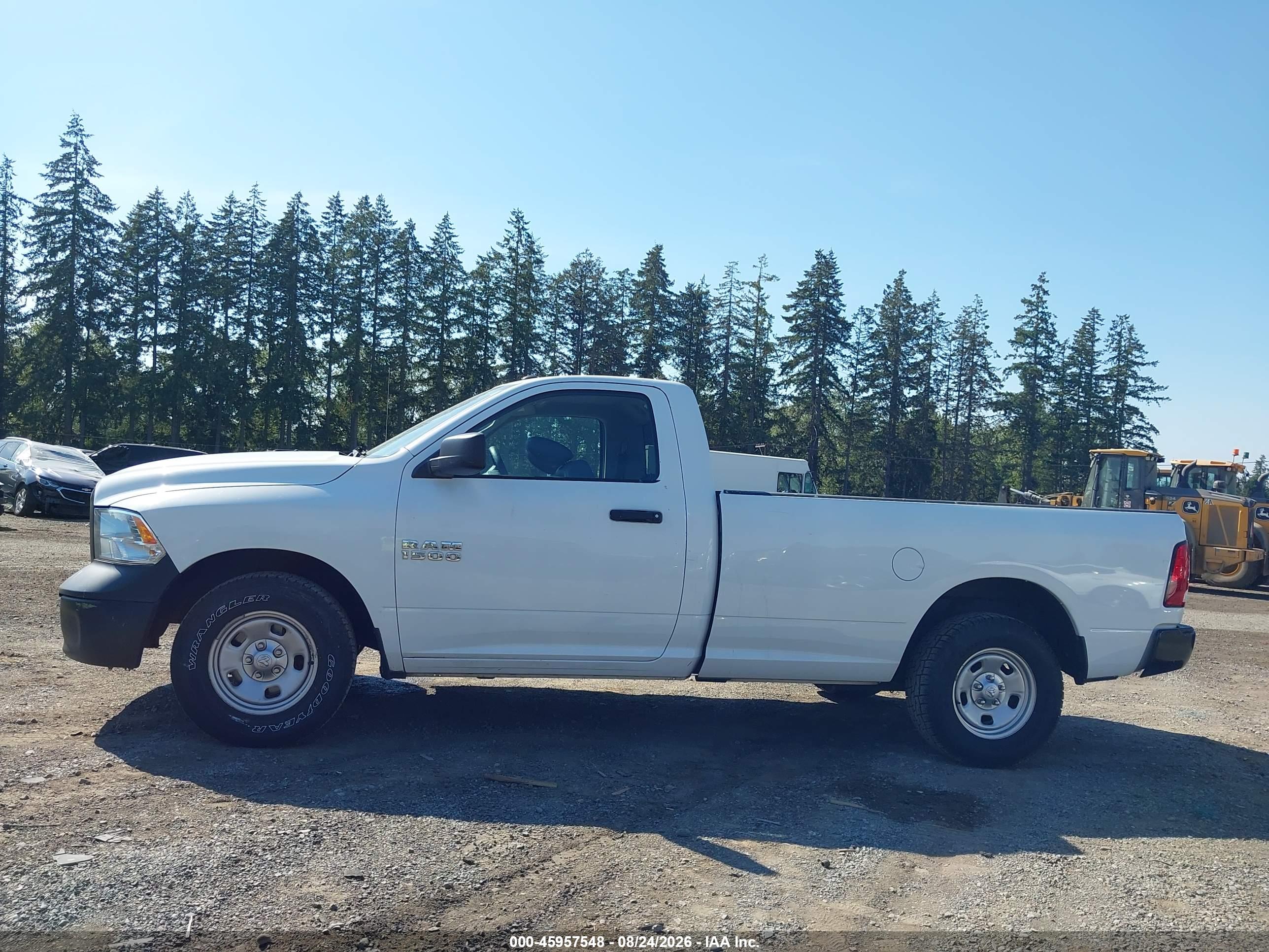 2017 RAM 1500 TRADESMAN  4X2 8' BOX