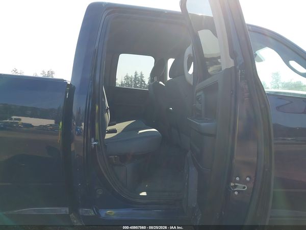 2017 RAM 1500 TRADESMAN  4X2 6'4 BOX