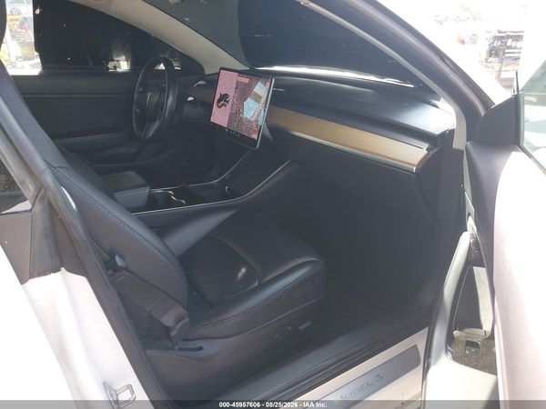 2018 TESLA MODEL 3 LONG RANGE/PERFORMANCE