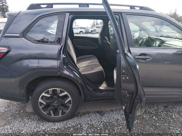 2025 SUBARU FORESTER Base Plus