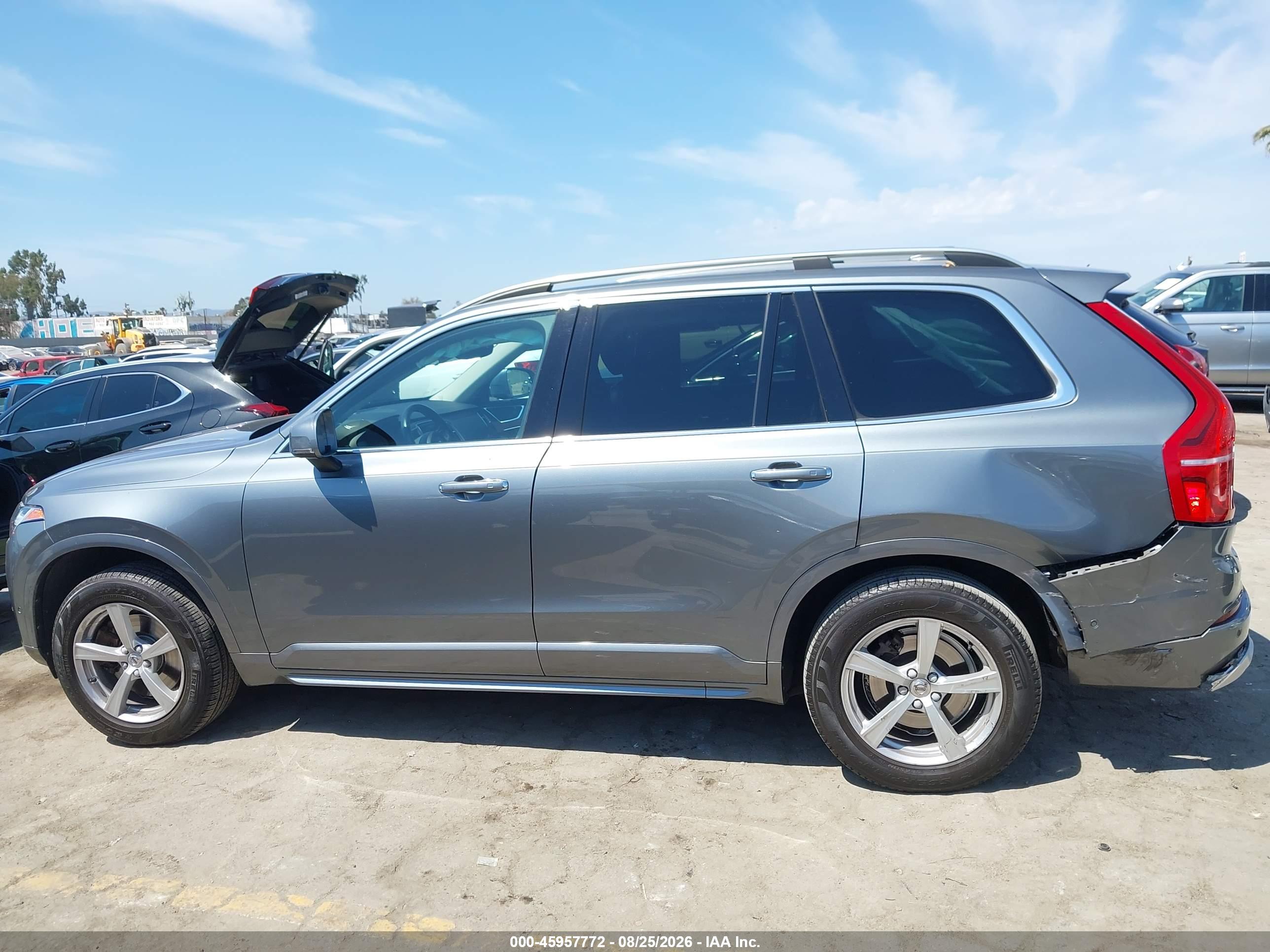 2018 VOLVO XC90 T5 MOMENTUM
