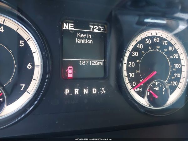 2017 RAM 1500 EXPRESS  4X4 5'7 BOX