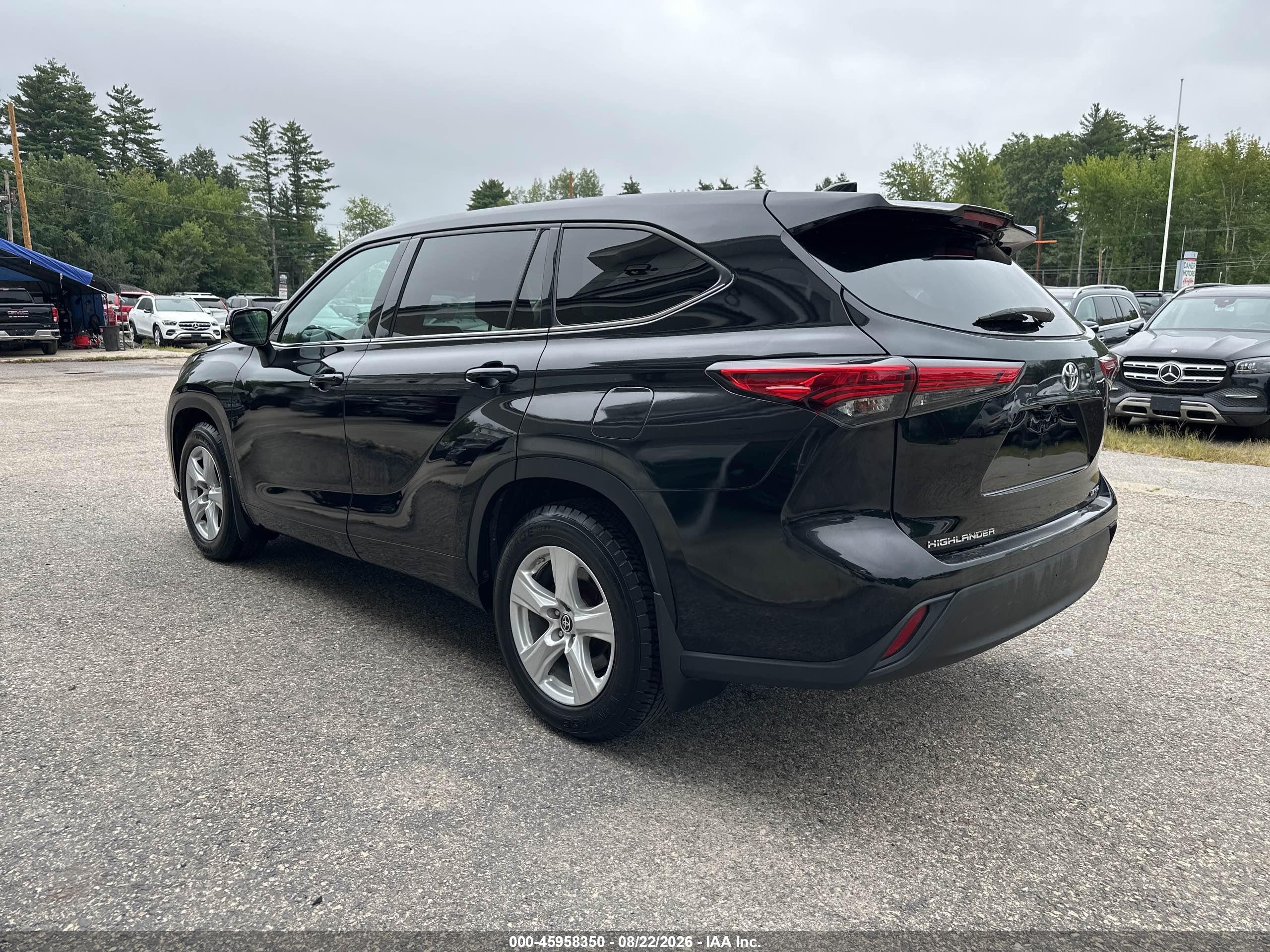 2021 TOYOTA HIGHLANDER LE