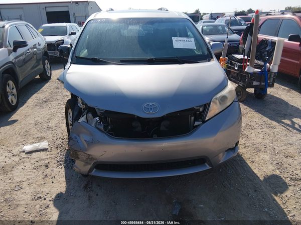 2013 TOYOTA SIENNA XLE V6 8 PASSENGER
