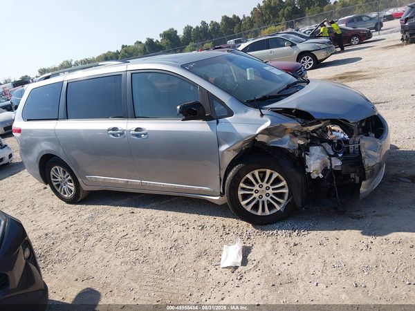 2013 TOYOTA SIENNA XLE V6 8 PASSENGER