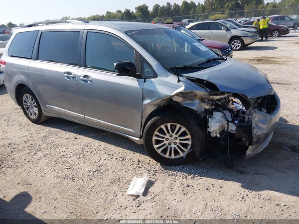 2013 TOYOTA SIENNA XLE V6 8 PASSENGER