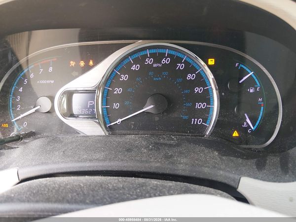 2013 TOYOTA SIENNA XLE V6 8 PASSENGER