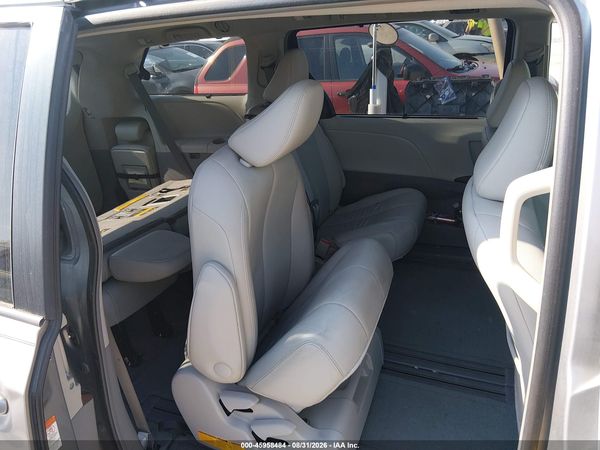 2013 TOYOTA SIENNA XLE V6 8 PASSENGER