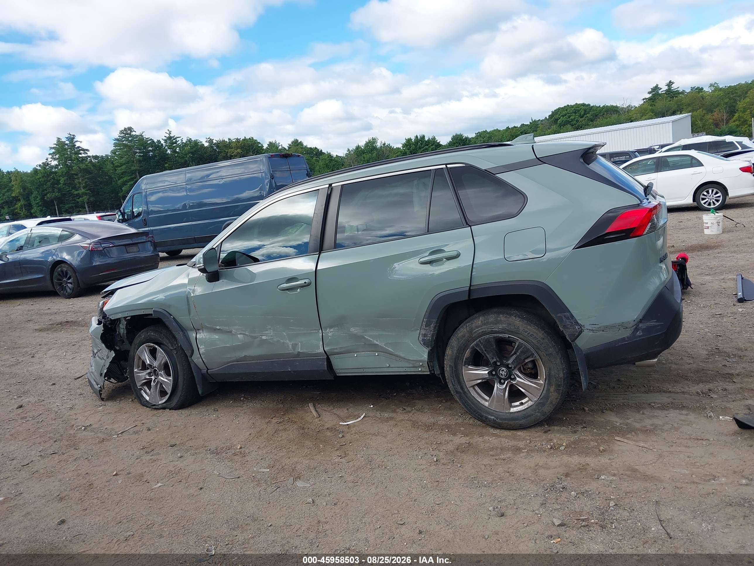 2023 TOYOTA RAV4 XLE