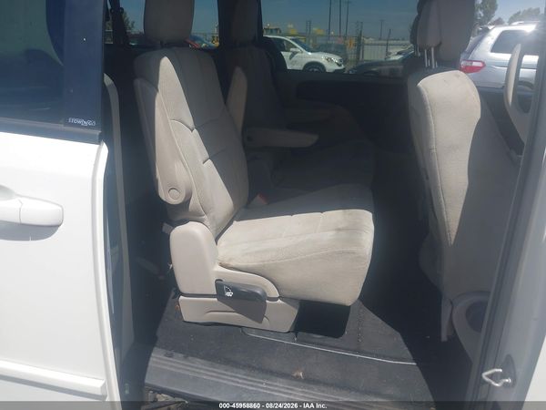 2013 DODGE GRAND CARAVAN SE — I8
