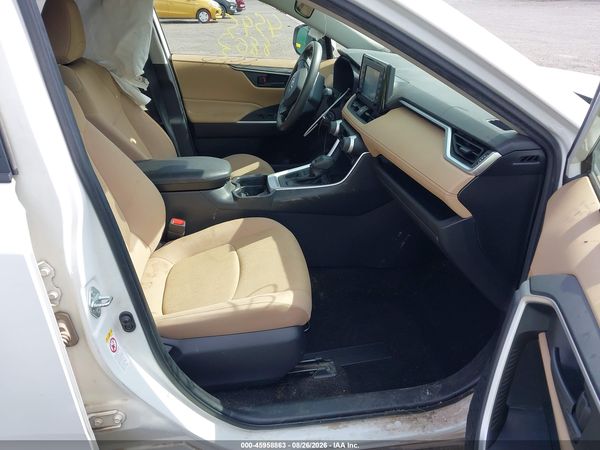 2019 TOYOTA RAV4 LE — I5
