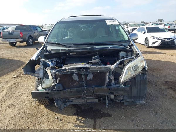 2014 TOYOTA SIENNA LE V6 8 PASSENGER