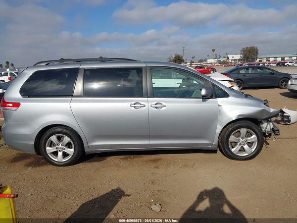 2014 TOYOTA SIENNA LE V6 8 PASSENGER