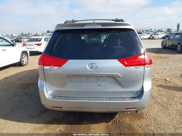 2014 TOYOTA SIENNA LE V6 8 PASSENGER