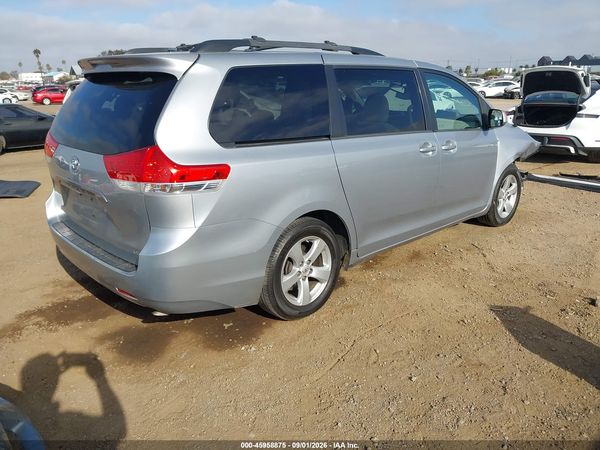 2014 TOYOTA SIENNA LE V6 8 PASSENGER